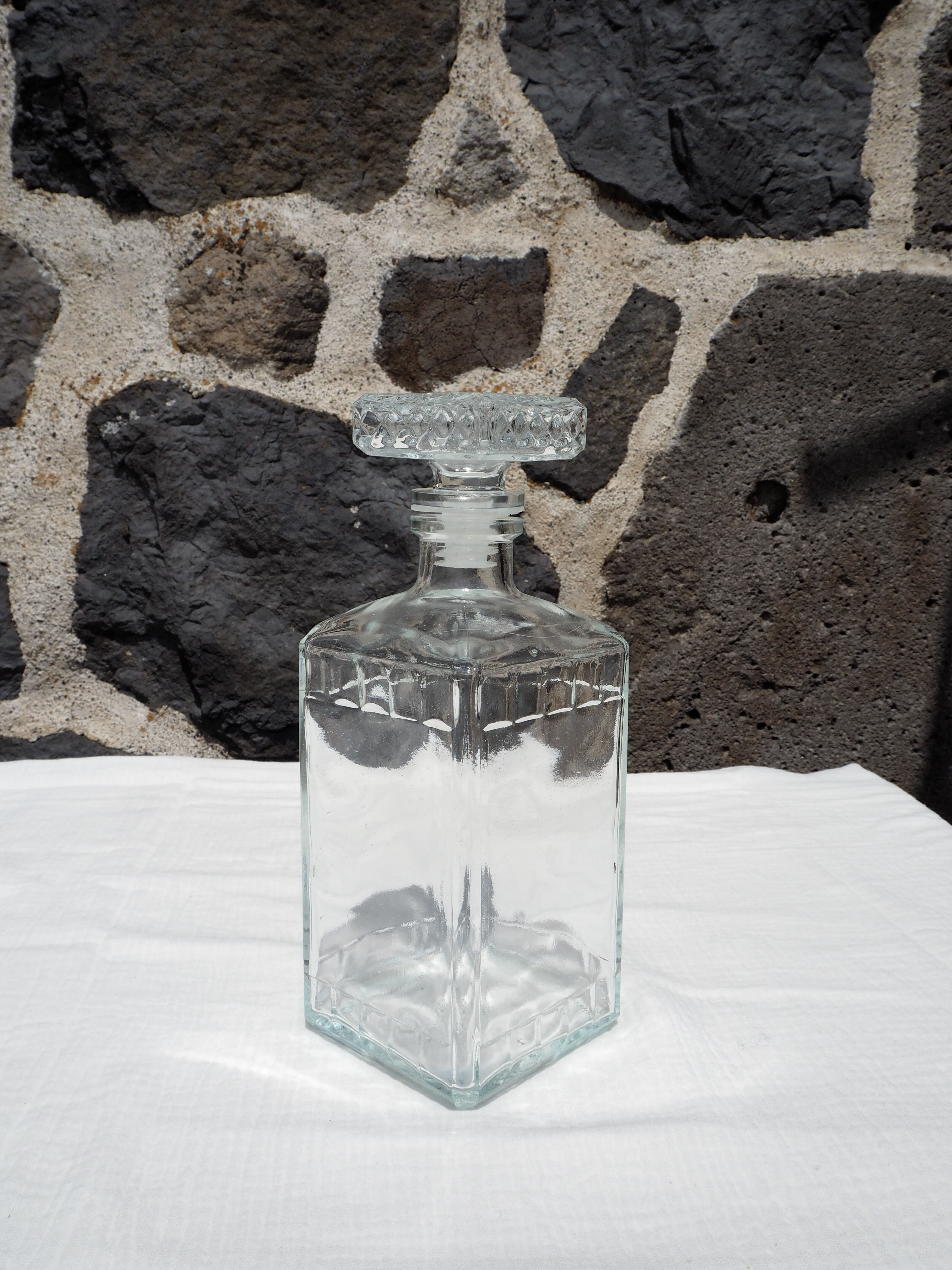 Glass whisky decanter