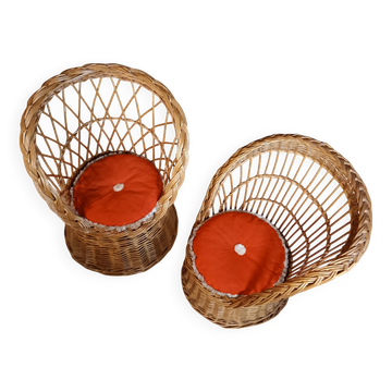 Lot de 2 fauteuils enfants en rotin, vintage 1970, avec coussin orange