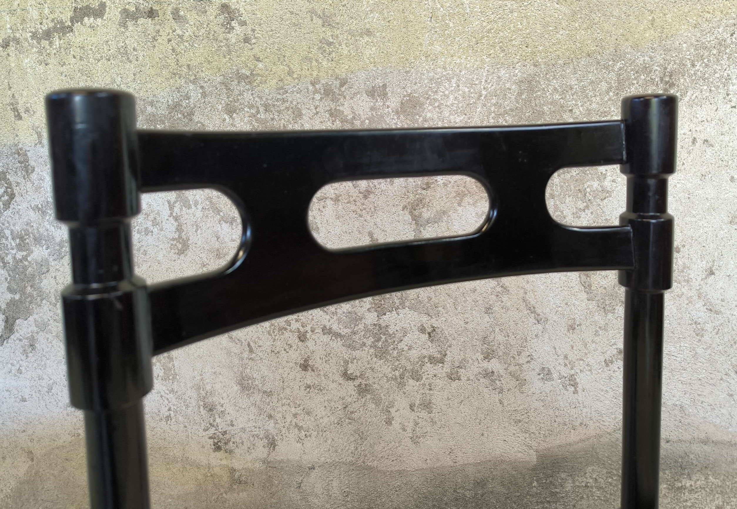 6 black lacquered wooden chairs