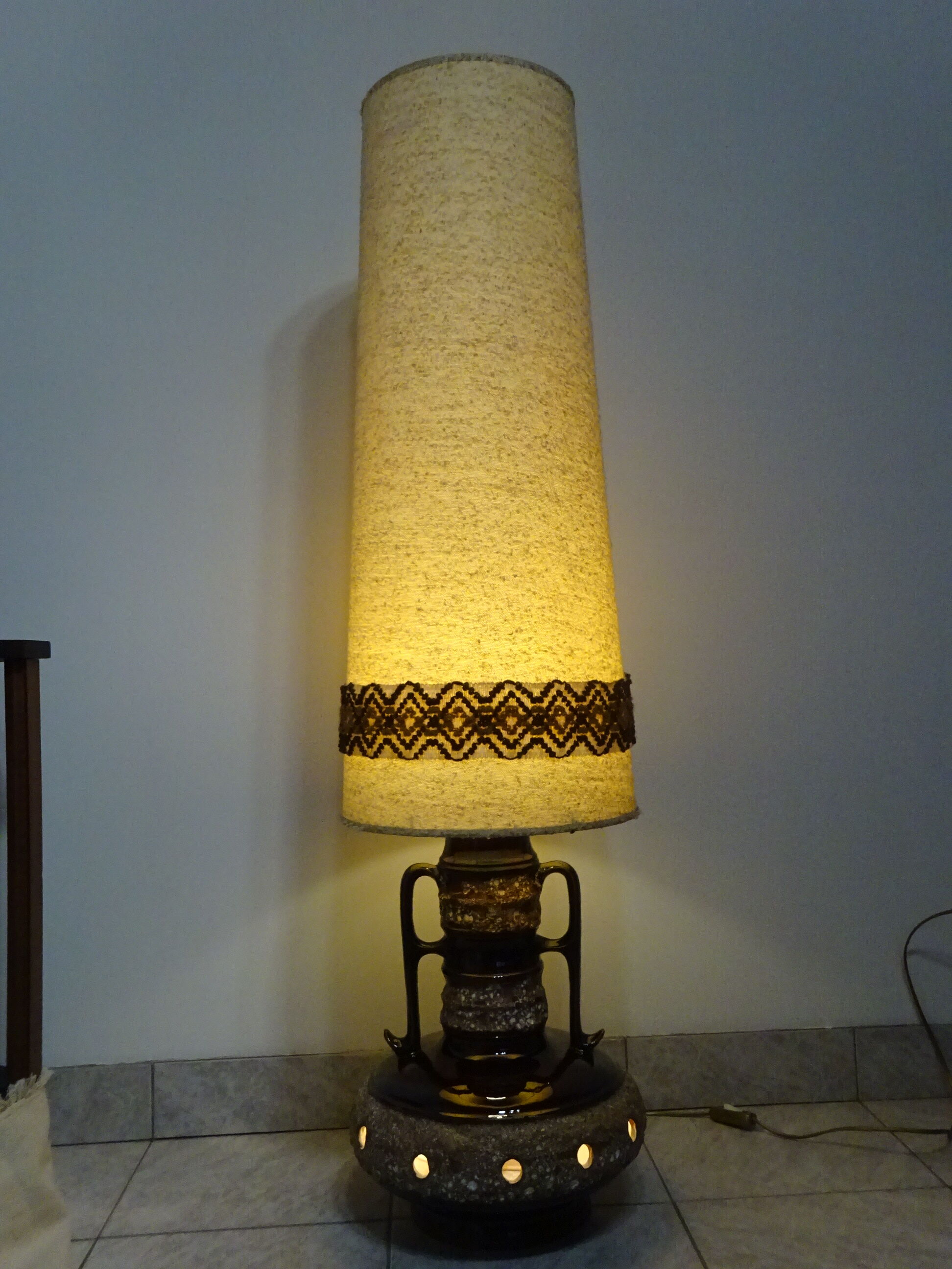 Table lamp, fat lava