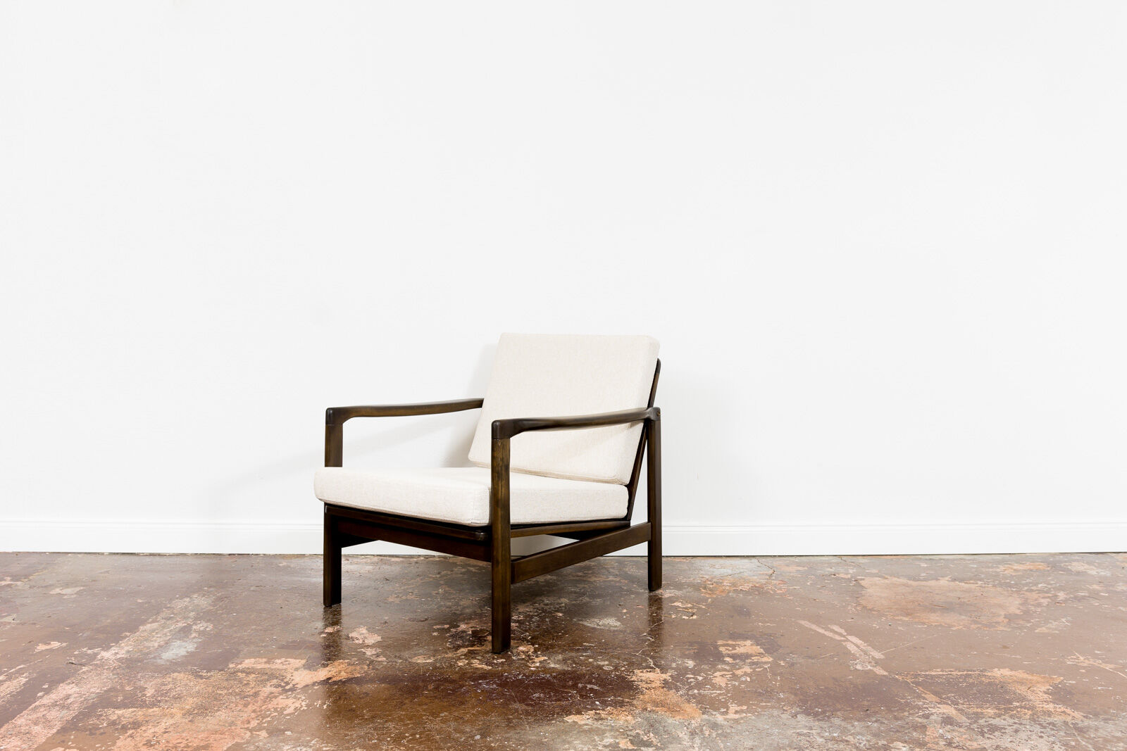 Beige B7522 armchair by Zenon Bączyk 1960's