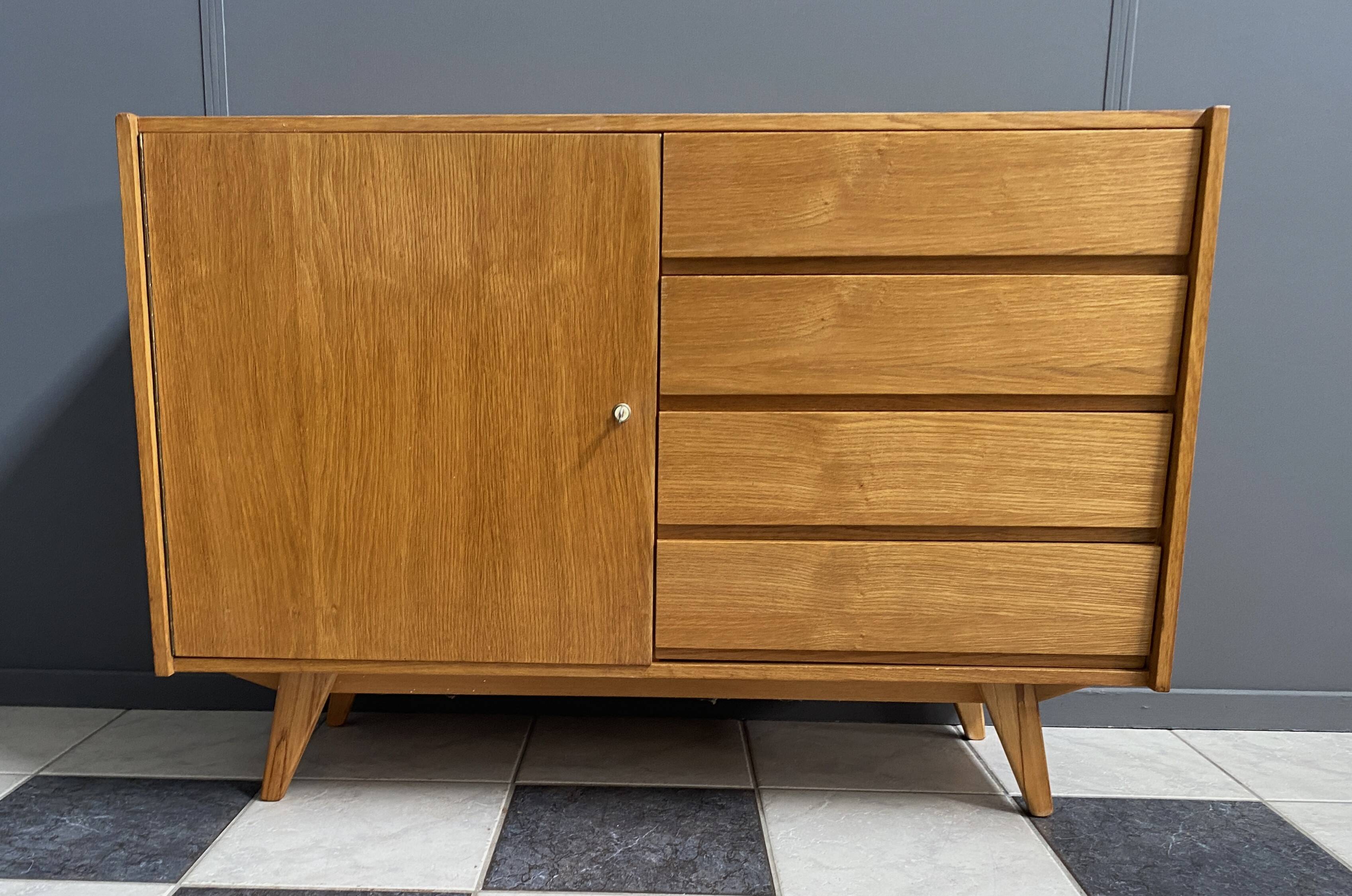 Blonde wood buffet Jiri Jiroutek, model U458 from the 1960s, with 4 drawers and a door.