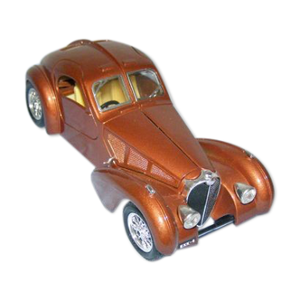 Burago toy: Bugatti Atlantic collection car (1936) scale 1/24th