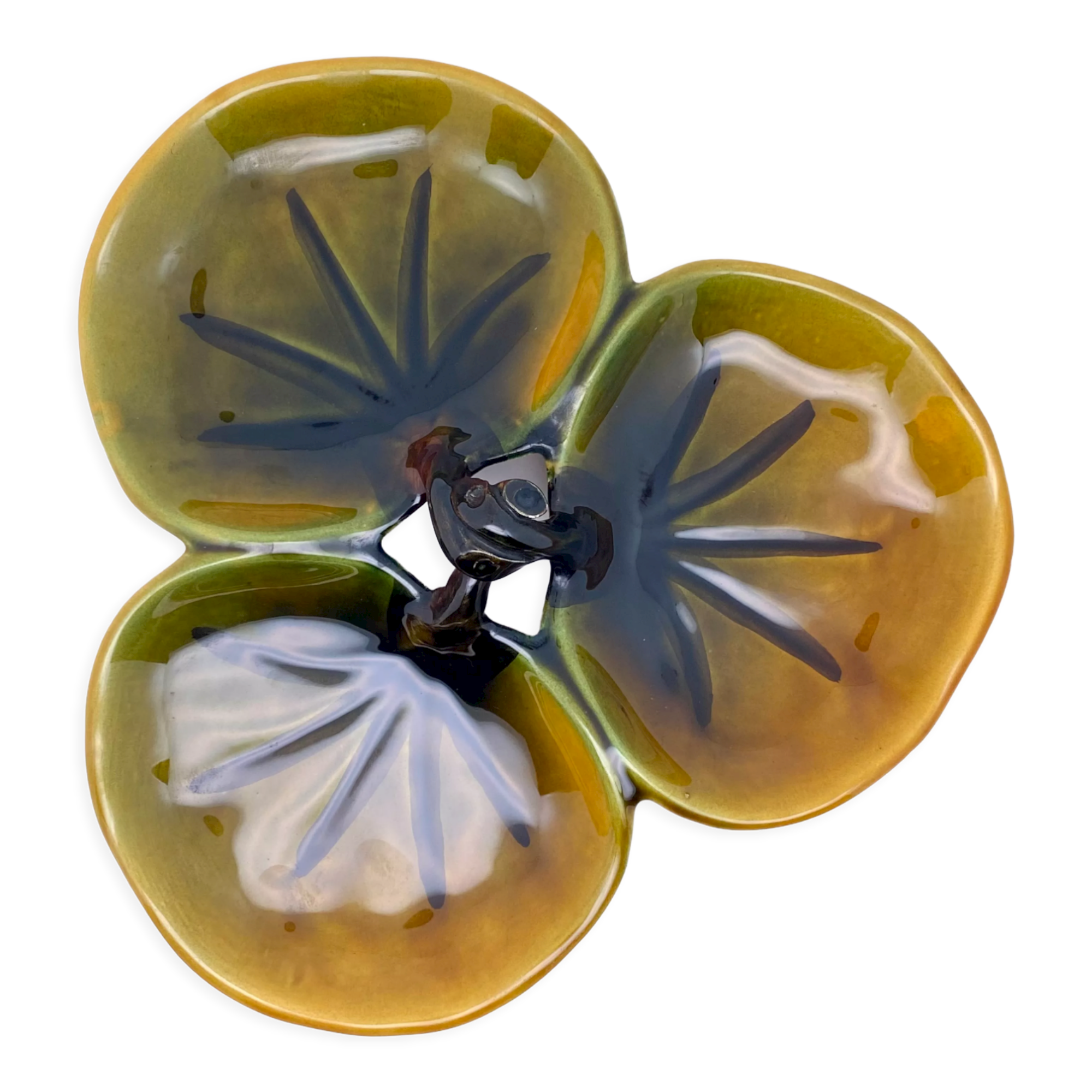 Compartmentalized plate in the shape of a Vallauris leaf