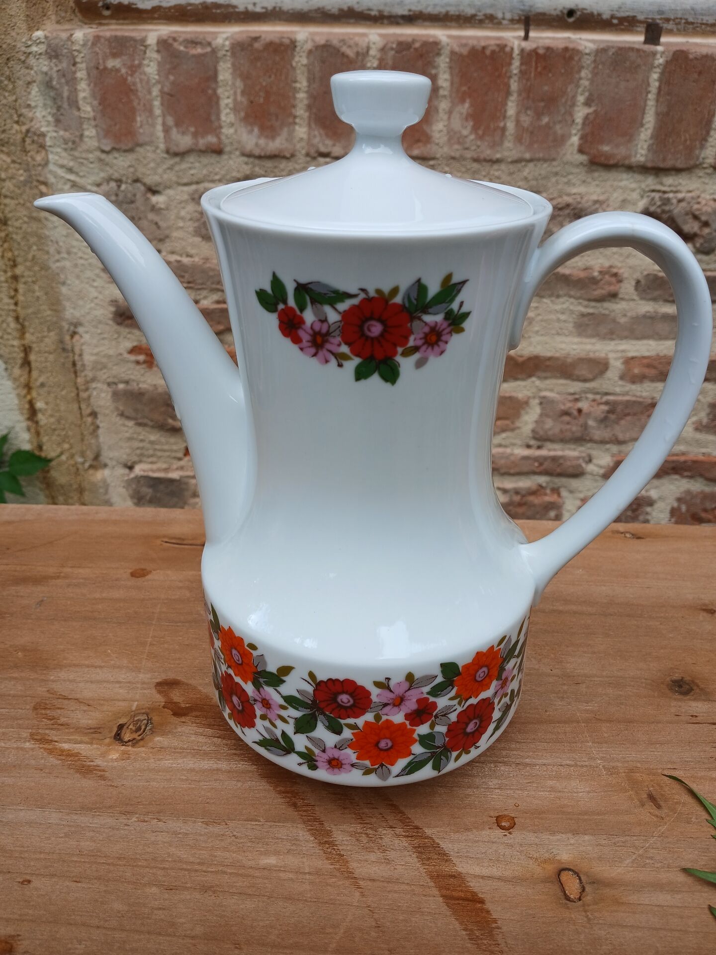 Antique porcelain coffee/tea pot