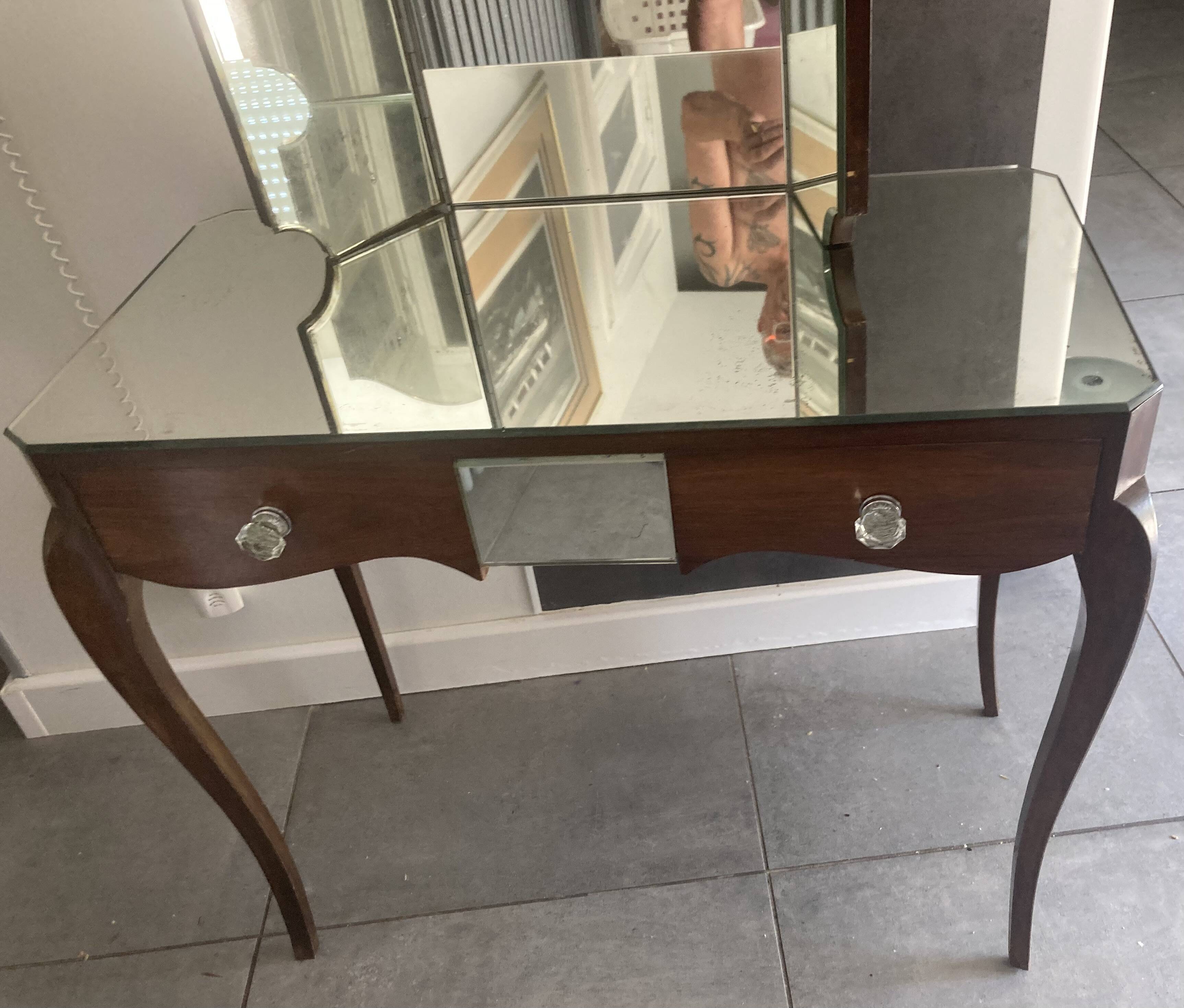 small "Art DECO" dressing table in excellent condition