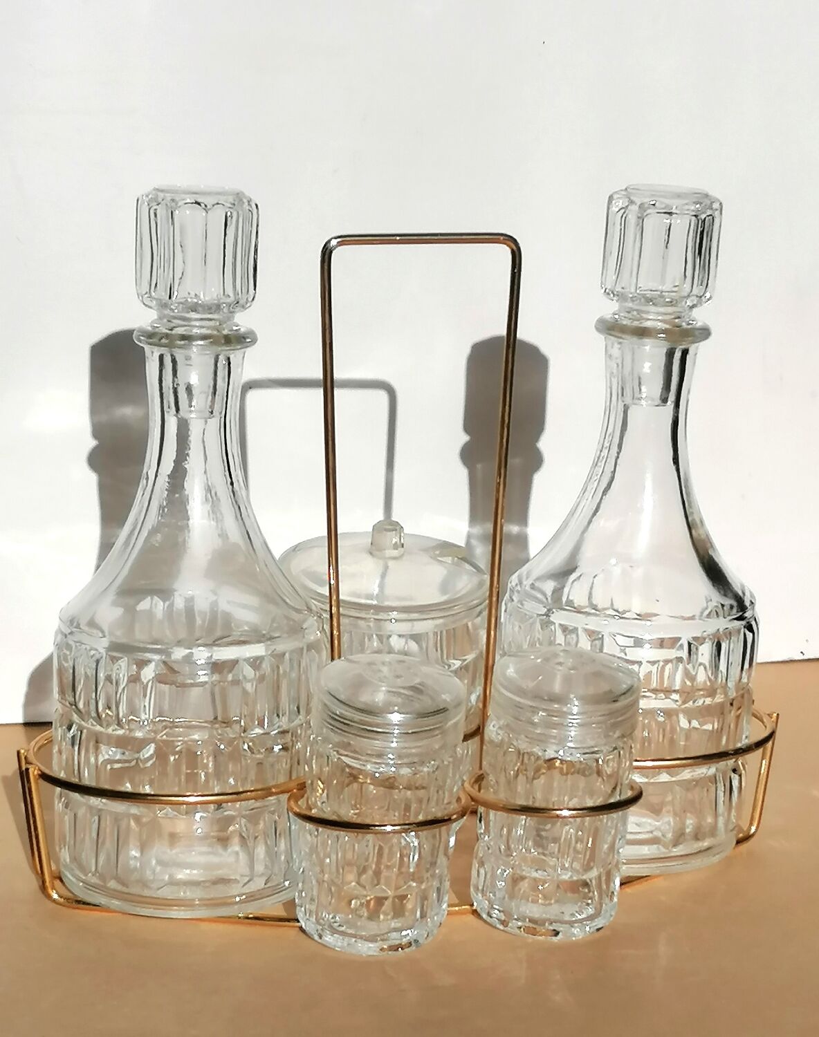 Servant salt shaker pepper golden metal