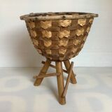 Cache pot tripod bamboo straw
