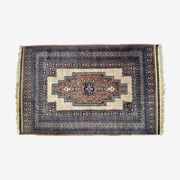 Tapis oriental en laine et soie ancien 123cmx190cm