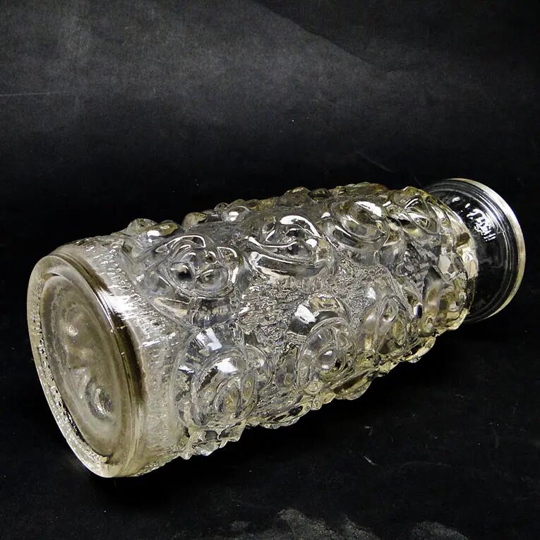 Vase avec des roses, moderne du milieu du siècle, en verre pressé, Huta Laura, Pologne, années 1970