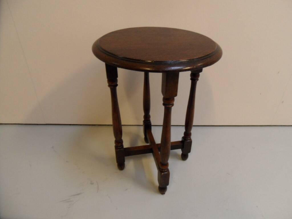 Vintage round oak sidetable