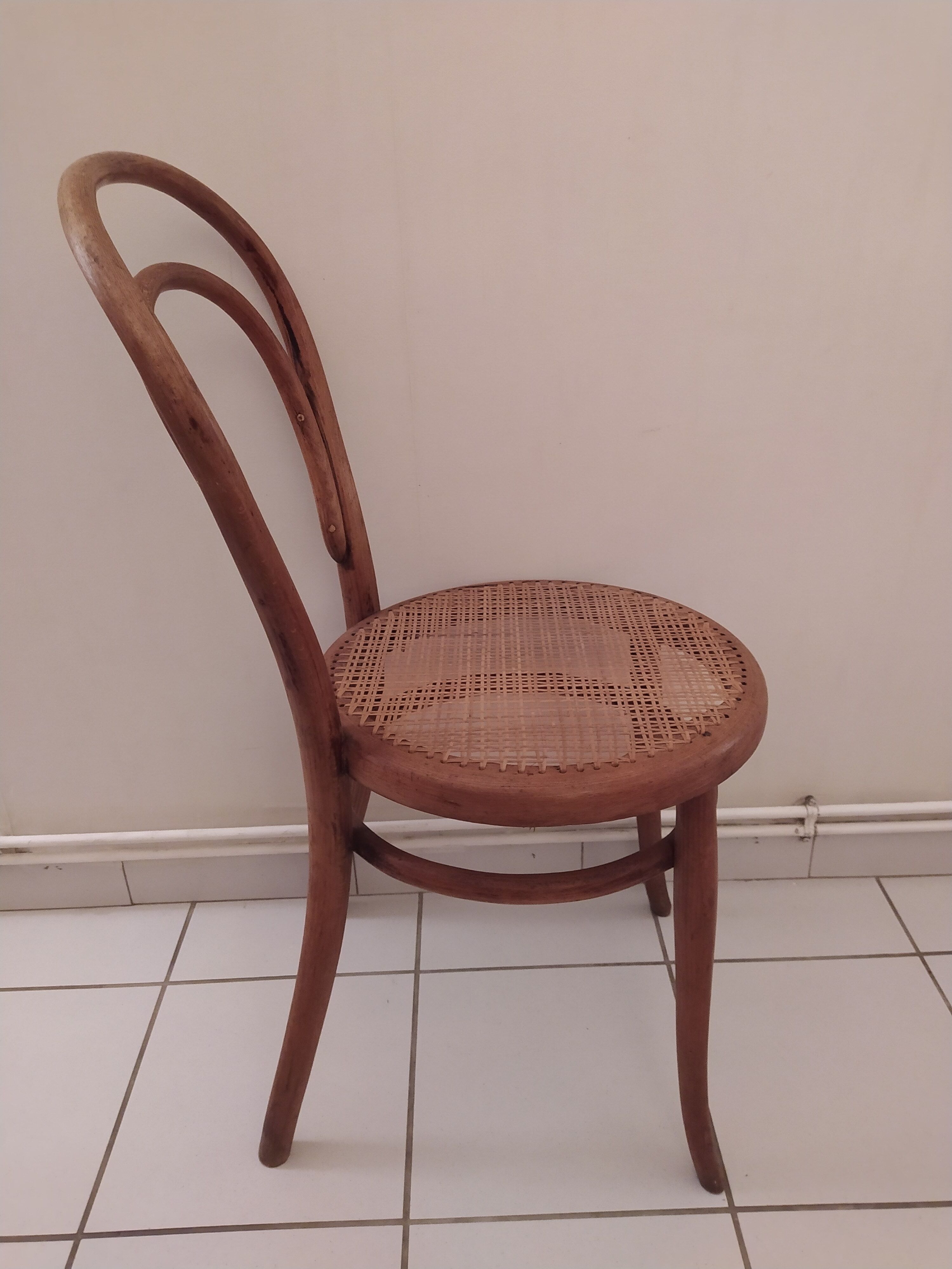 Chaise bistrot cannée Thonet numero 14