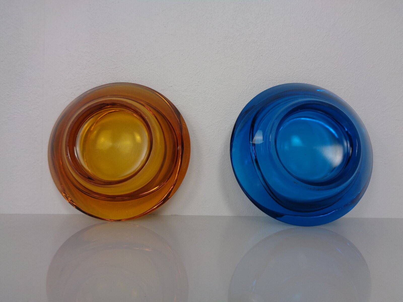 Amber and Blue Sklo Union Glass Ashtrays by Rudolf Jurnikl, Czechoslovakia, 1960s, Set of 2