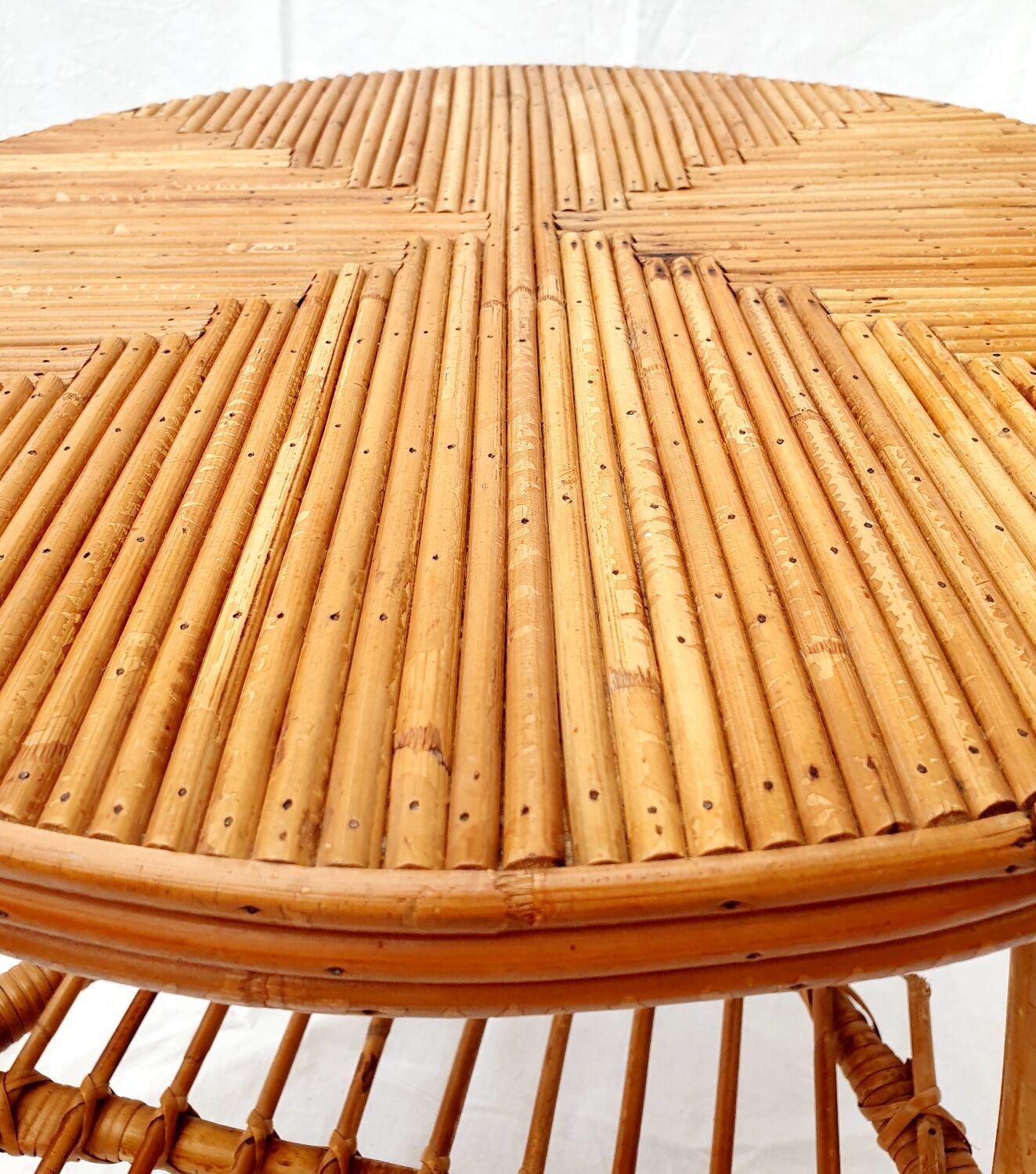 Round rattan marquetry coffee table