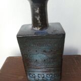 Ceramic vase signed Onet