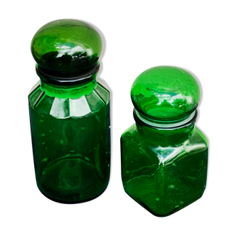 Deux bocaux en verre vert publicitaire vintage 1970
