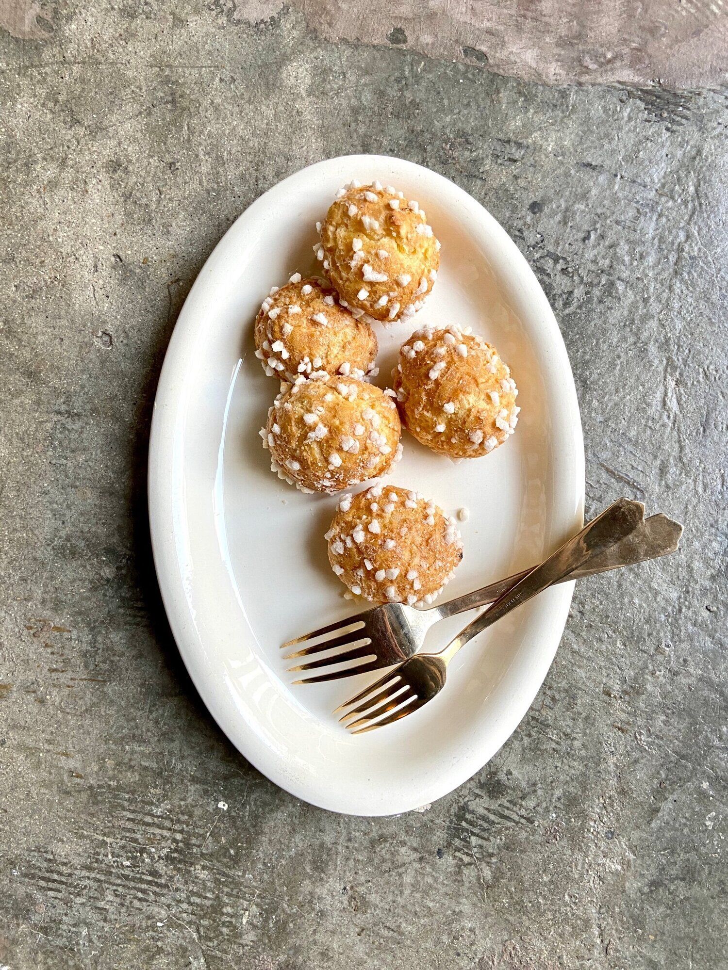 Sarreguemines oval dish in unbleached earthenware