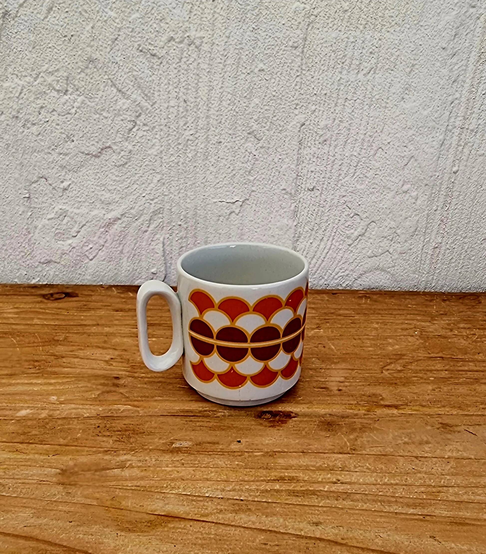 Set of 6 vintage ADP porcelain cups with orange decoration from the 1970s.