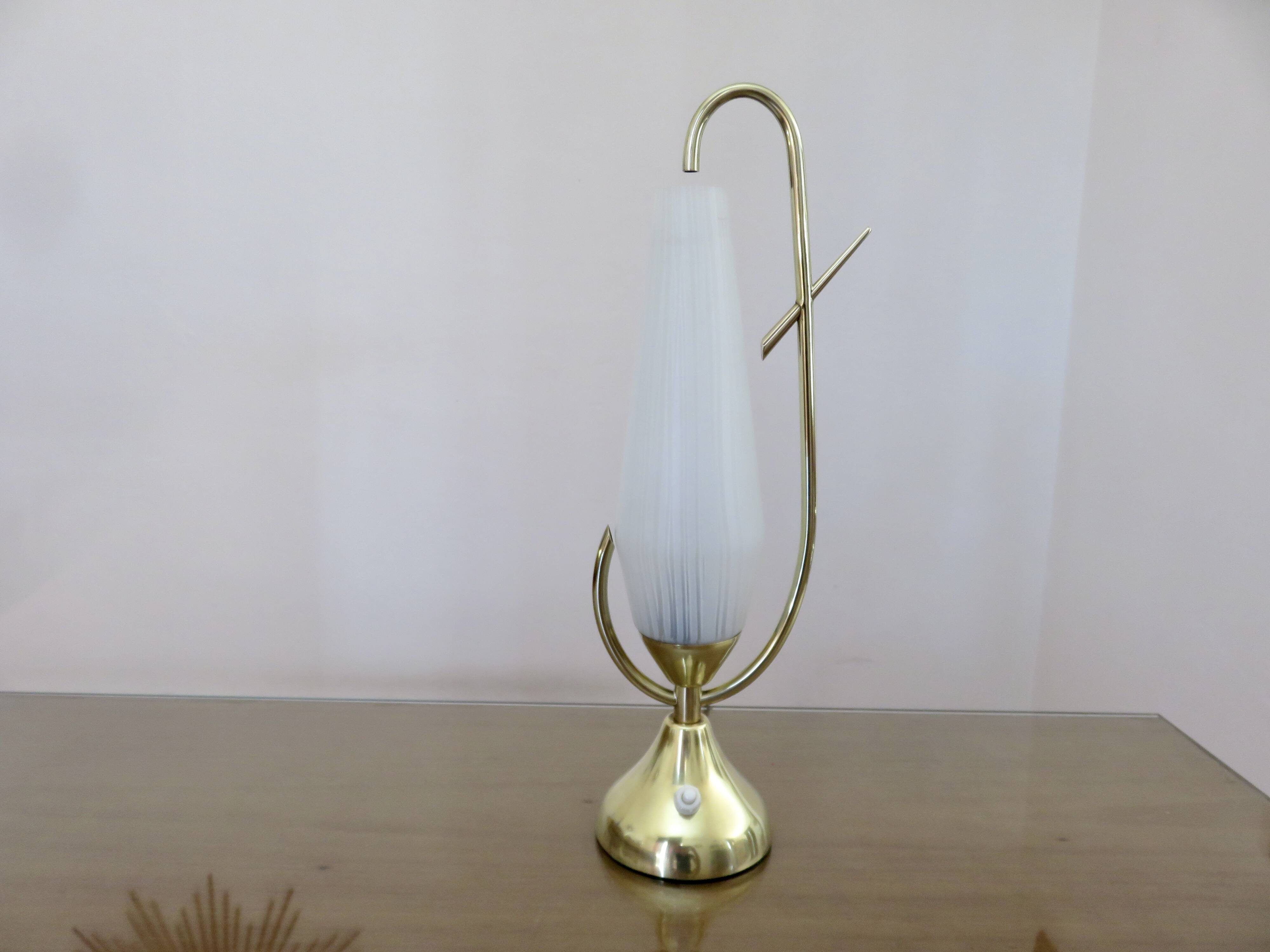 Grande lampe en verre et laiton 1950 1960
