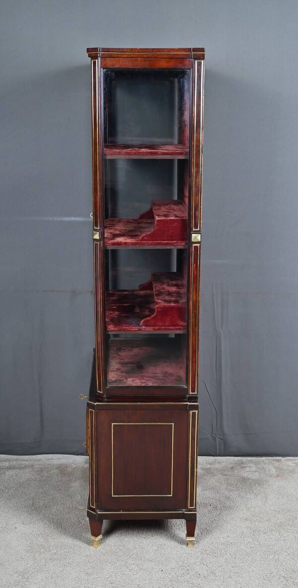 Meuble vitré en acajou, style Louis XVI, fin XIXe