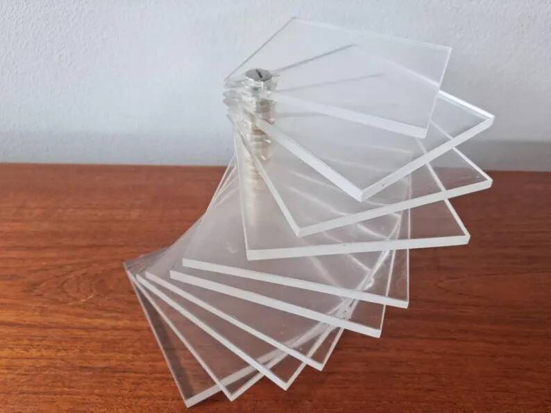 Lampe de table en lucite postmoderne rare Ikea, Suède, années 1980