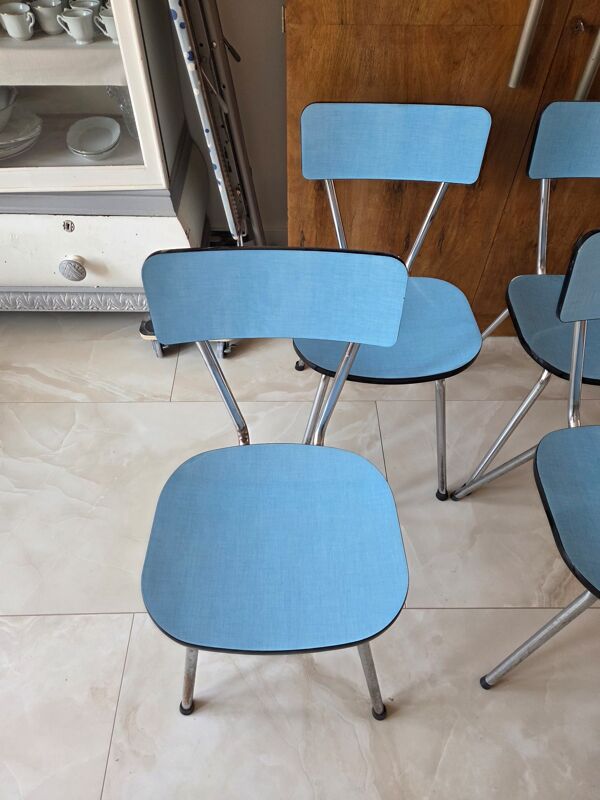 Lot de 4 chaises en formica