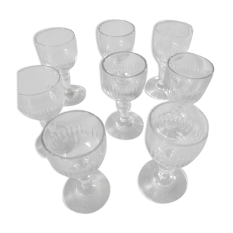8 verres à digestif anciens