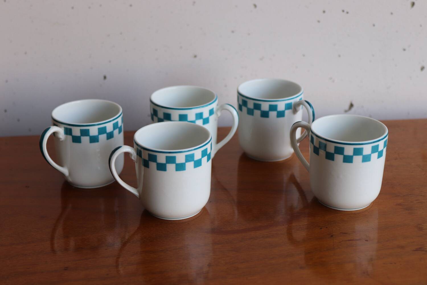 5 tasses à carreaux – Limoges France Décor