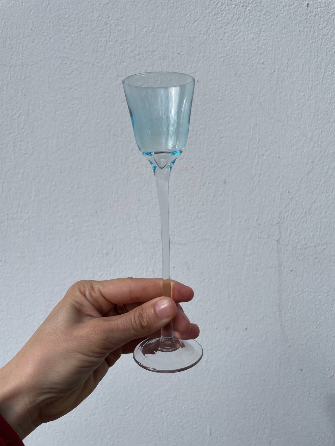 Verre à pied soufflé irrégulier de collection