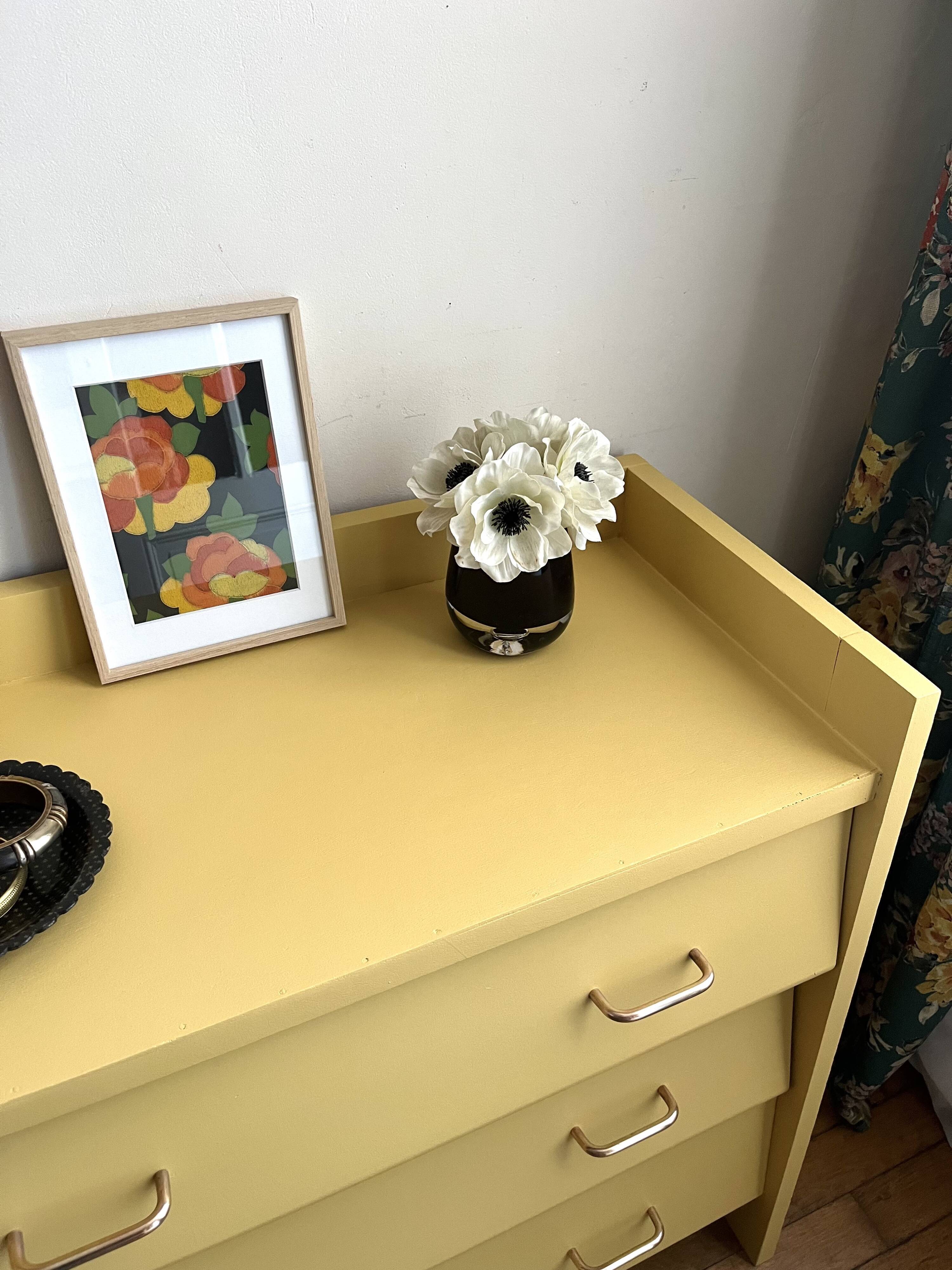 Commode vintage à tiroirs décalés