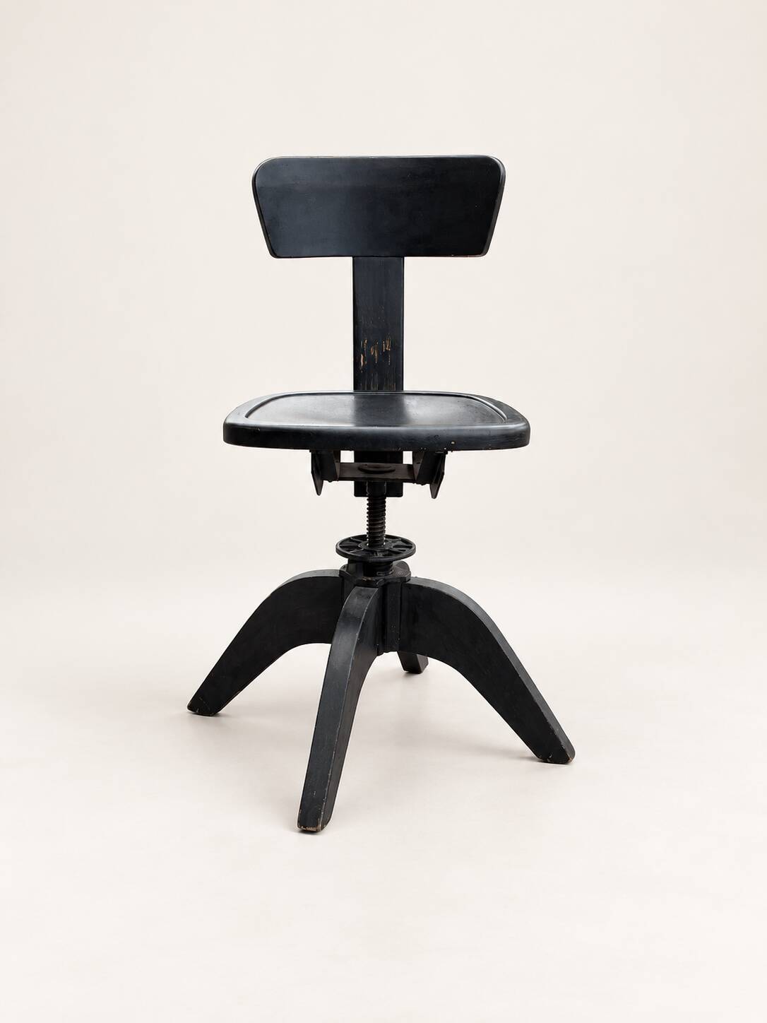 Stella industrial office chair – 1950s – adjustable and swivel.