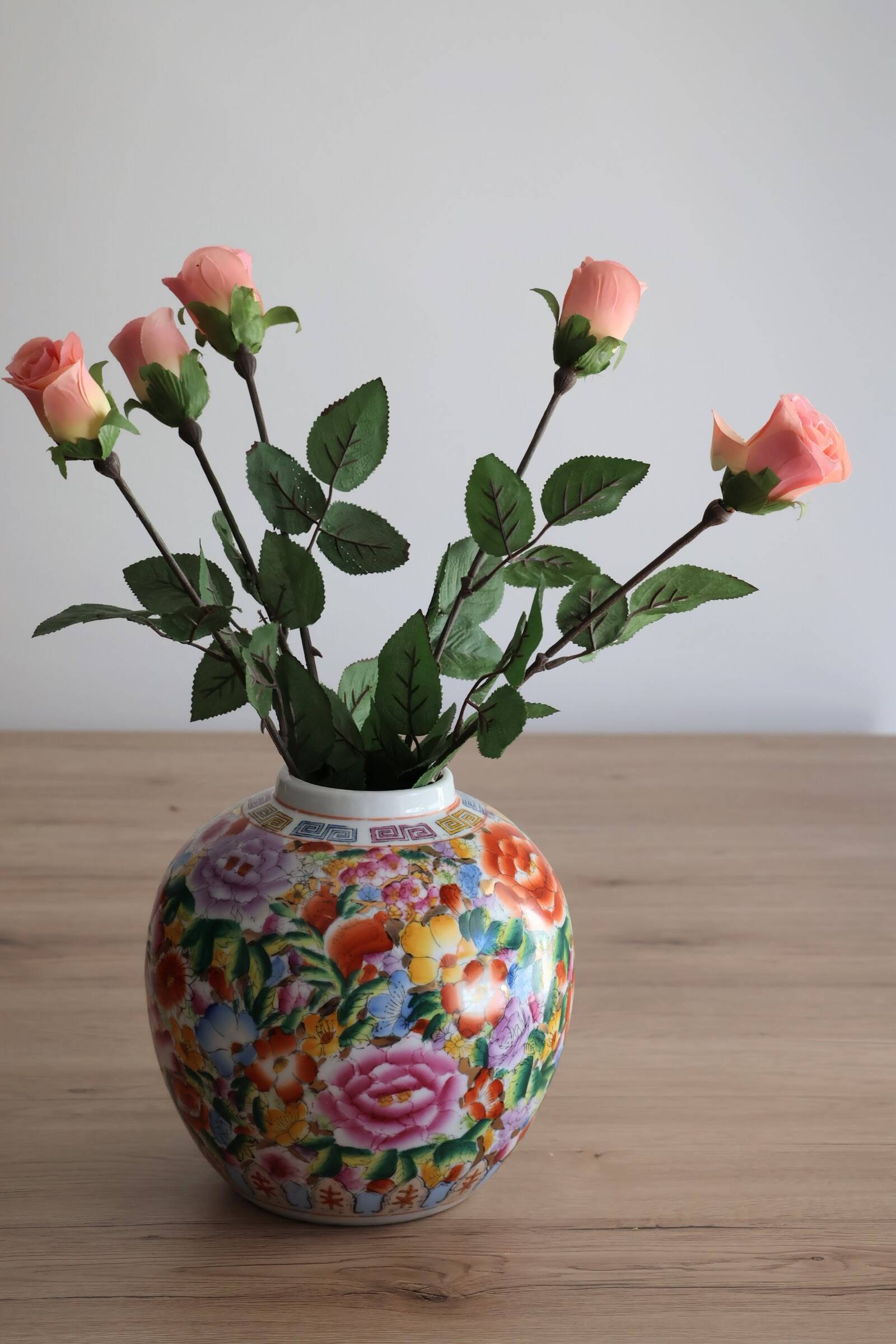 Large Chinese ginger jar with multi-colored porcelain lid