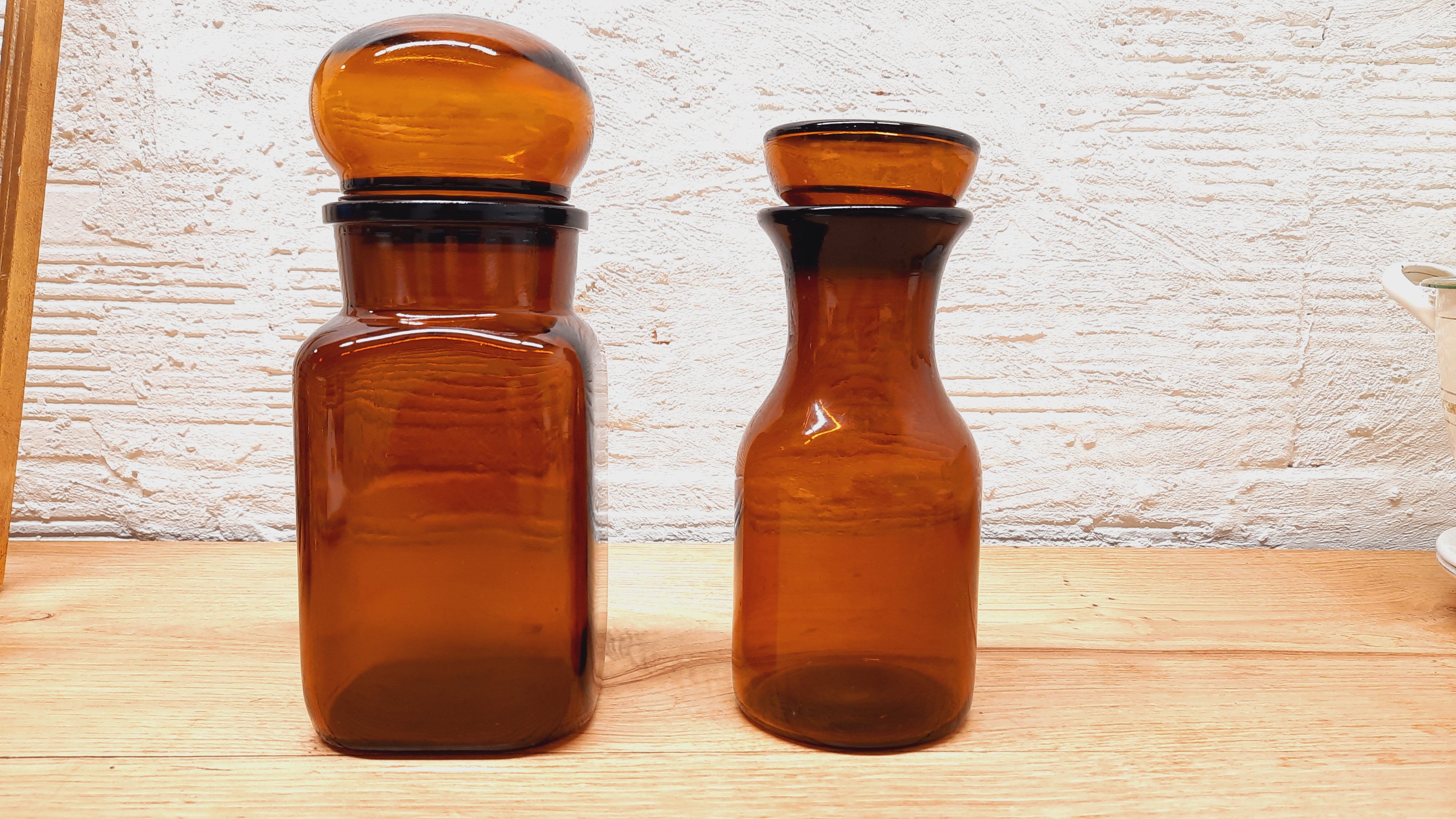 Duo amber glass jars
