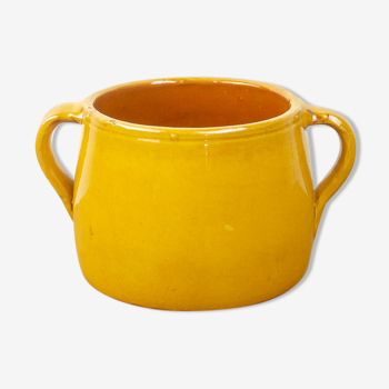 Yellow ochre pot with double handles