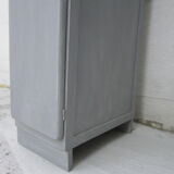 Boarding wooden wardrobe closet