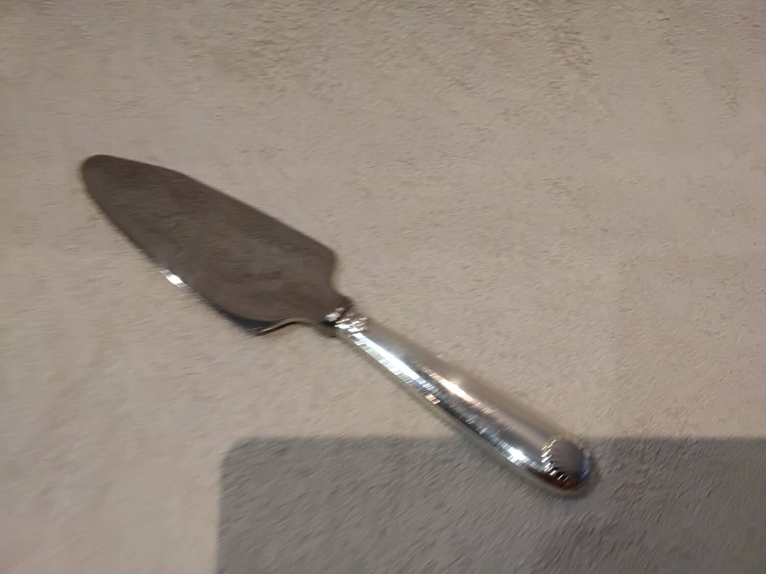 Christofle Vendome silver-plated metal cutting pie server