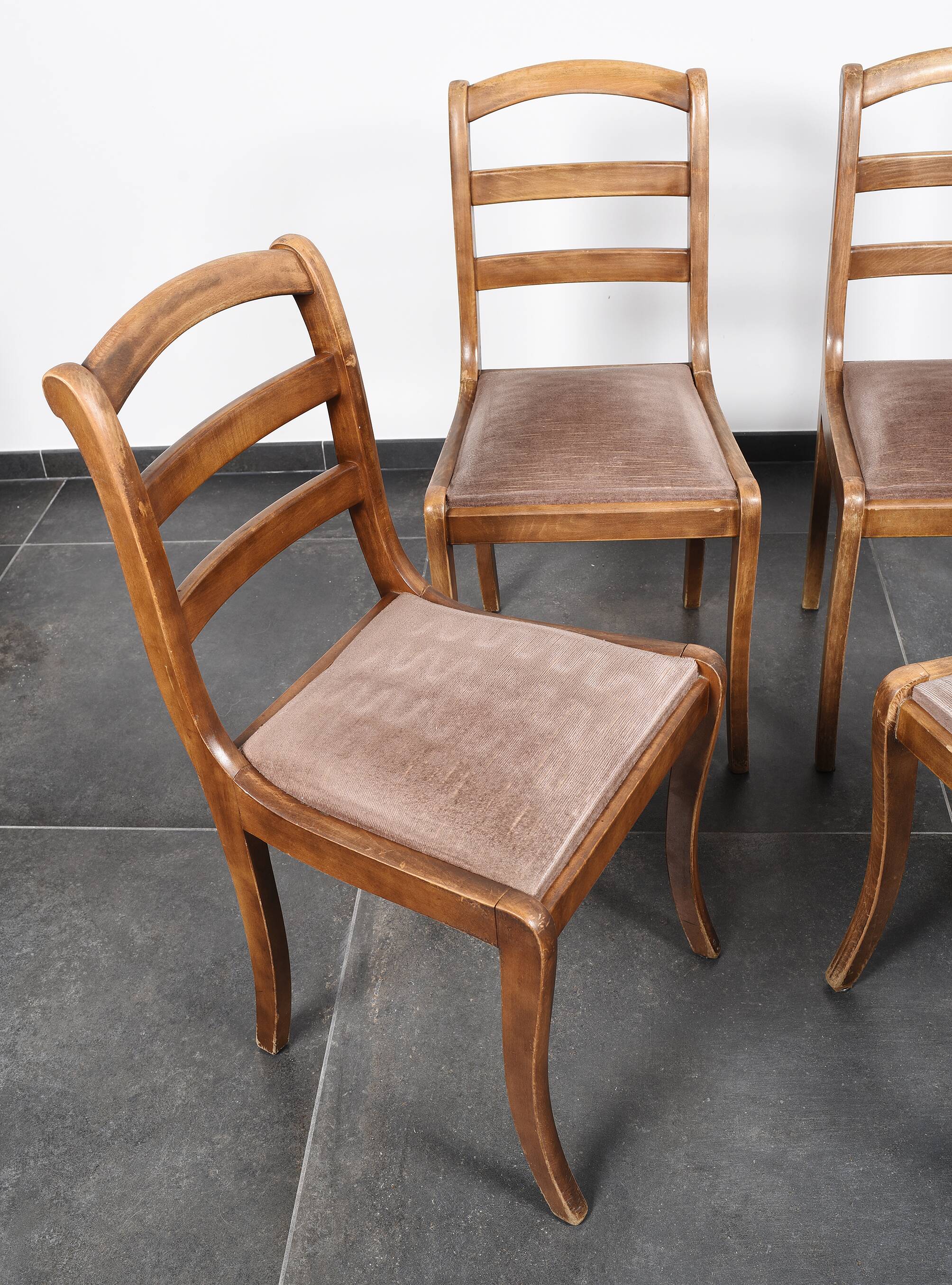 Barrette chairs with saber legs, set of 4