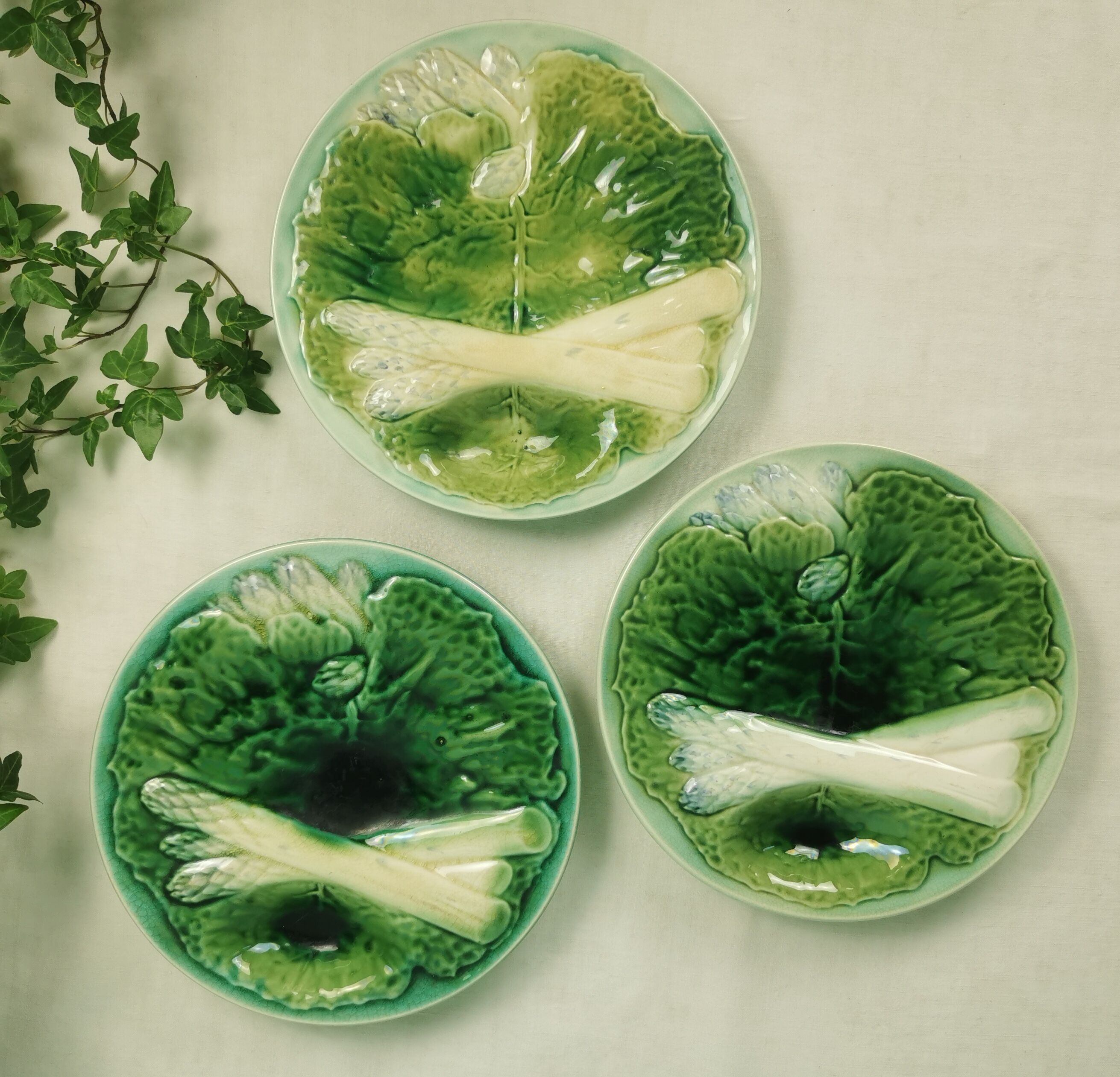Creil and Montereau asparagus plates