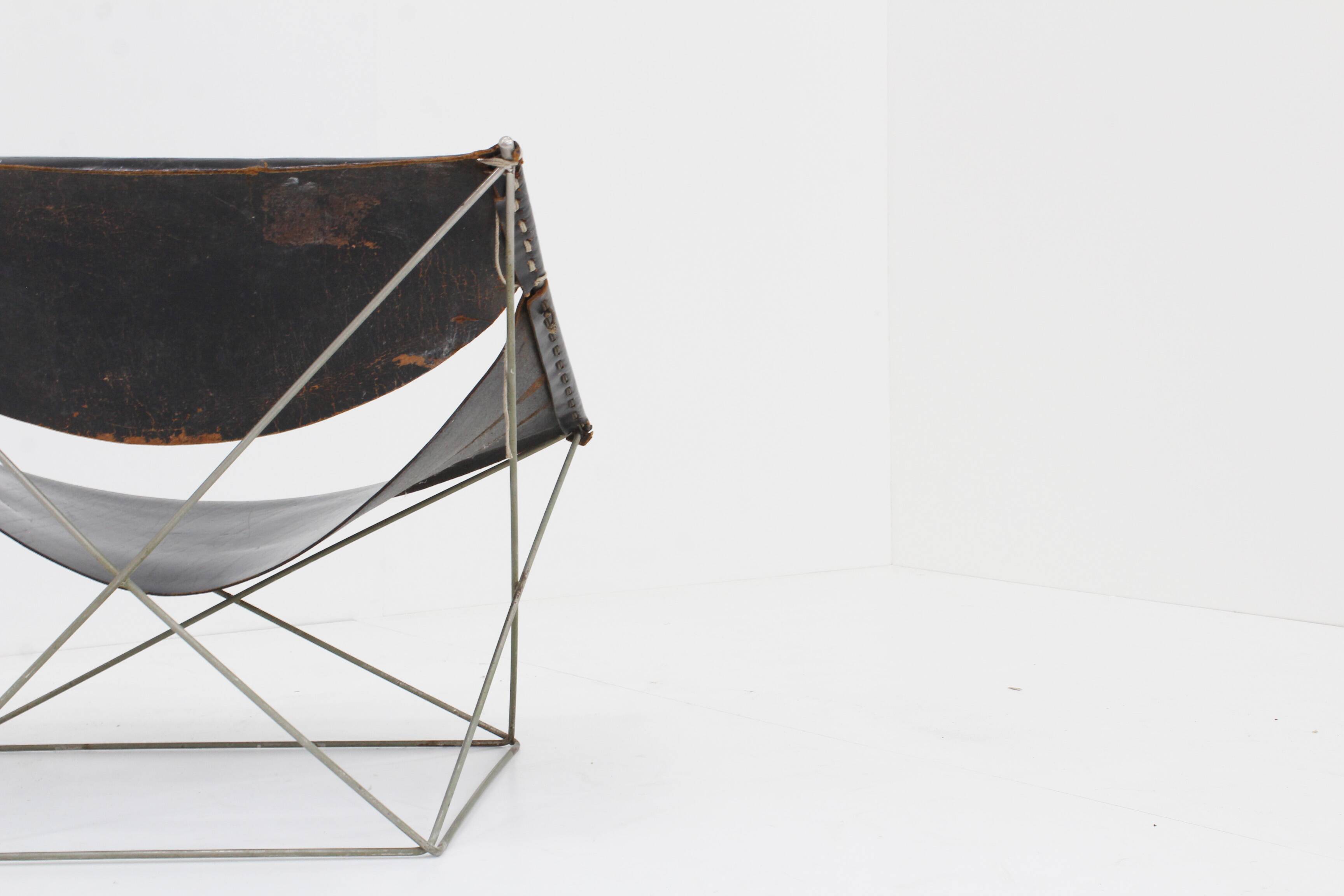 Chaise longue papillon Artifort F675