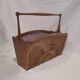 Porte-revues en bois et cannage