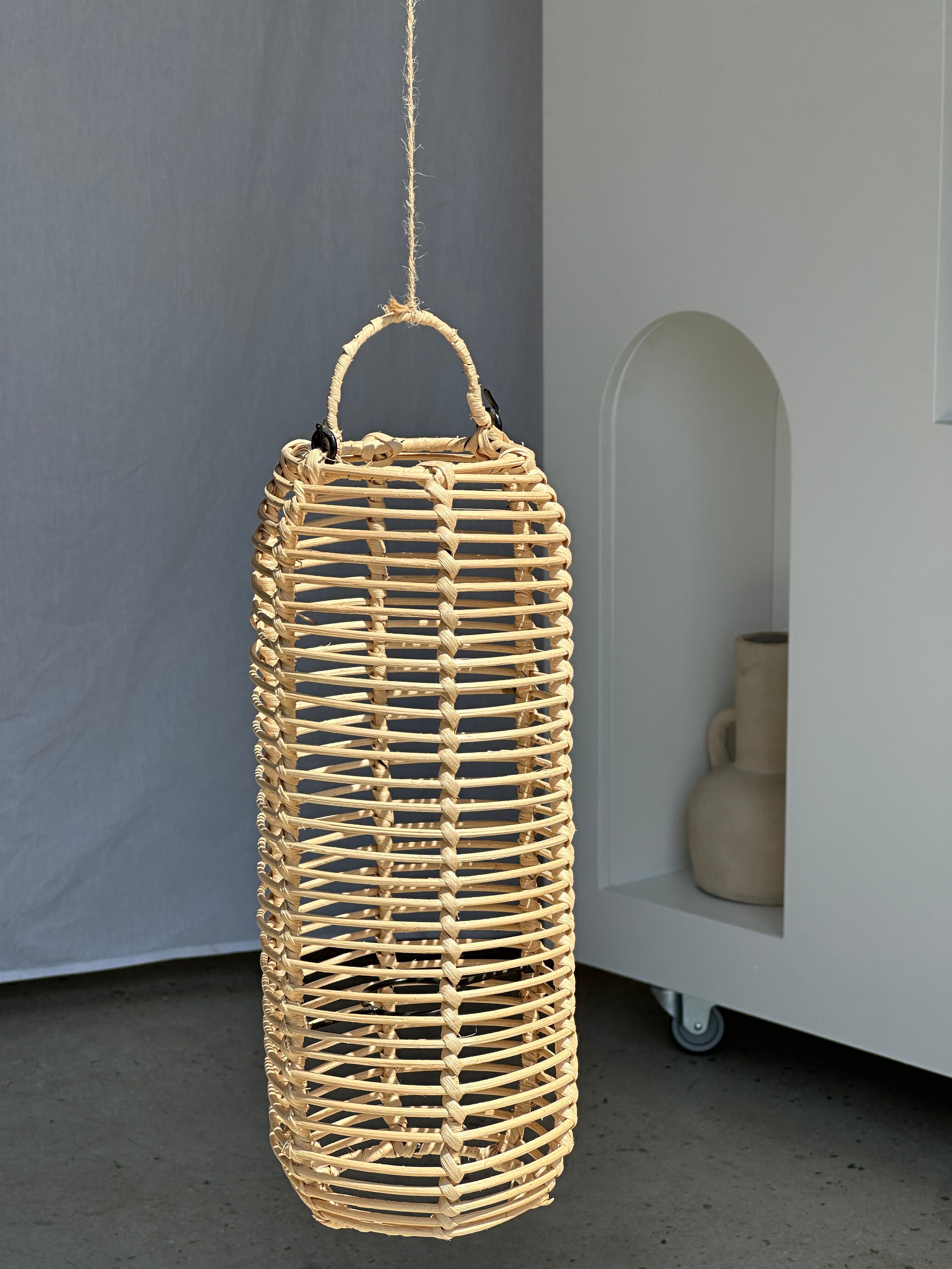 Small lantern-shaped rattan suspension H35 D15