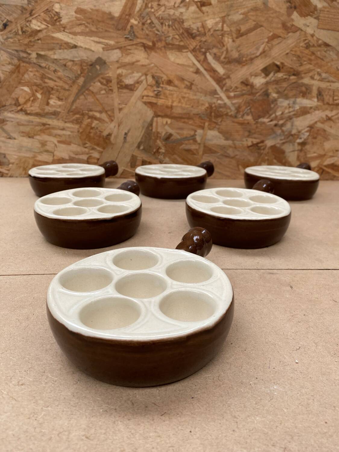 Set of 6 émile henry snail dishes in beige brown ceramic pan