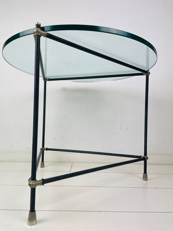 Table d'appoint ronde vintage. Table basse ronde en verre épais. Table de design industriel robuste.