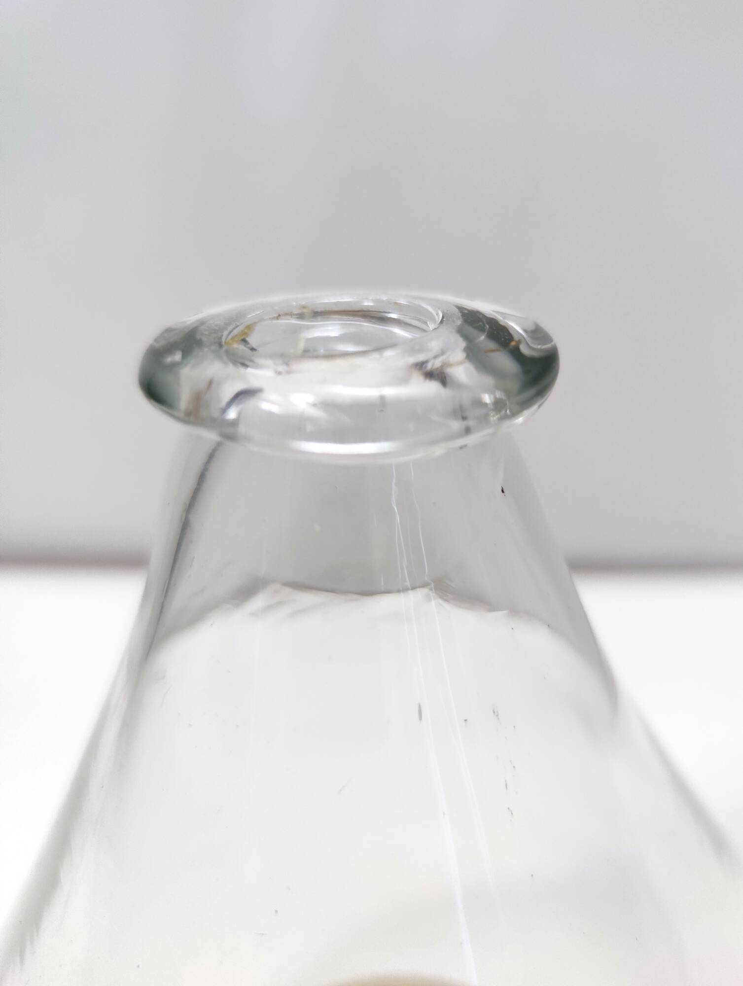Vase en verre de Murano avec fruits en verre Pulegoso attribuable à Napoleone Martinu