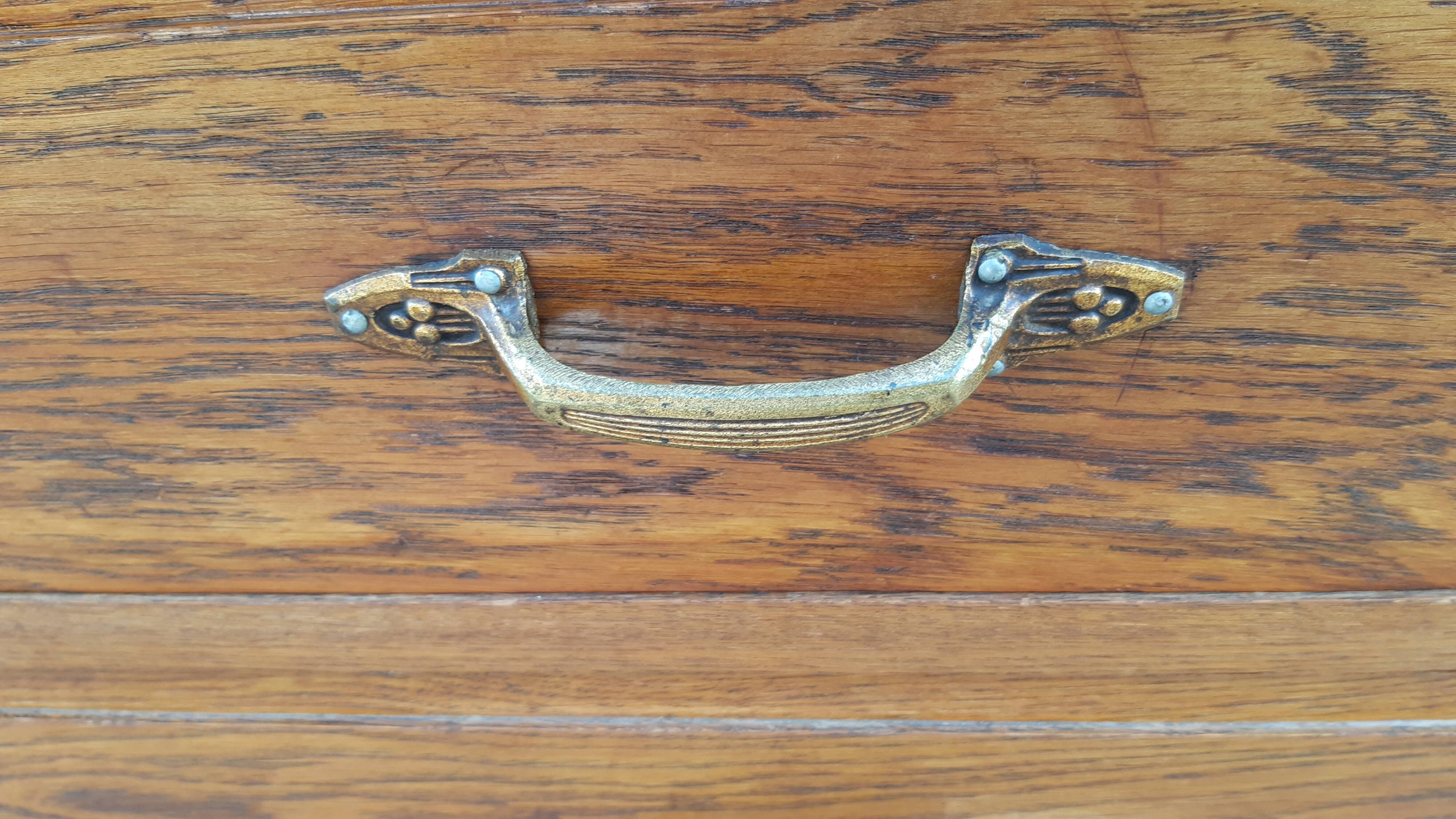 Antique chest of drawers