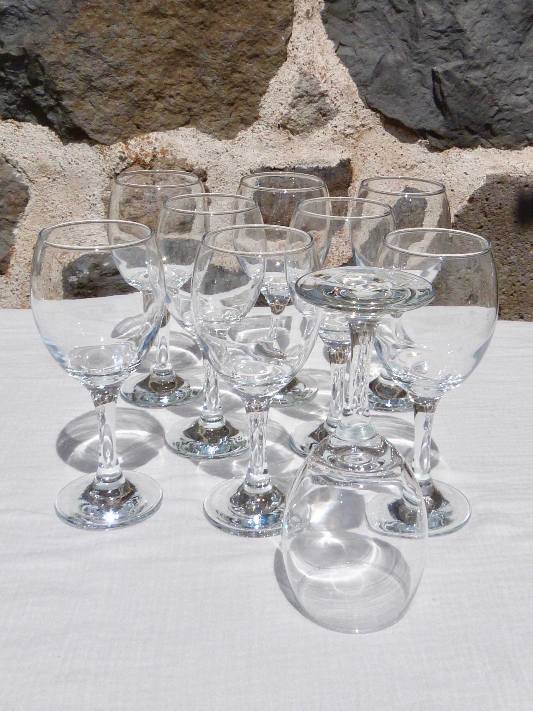 Set of 9 glasses on foot