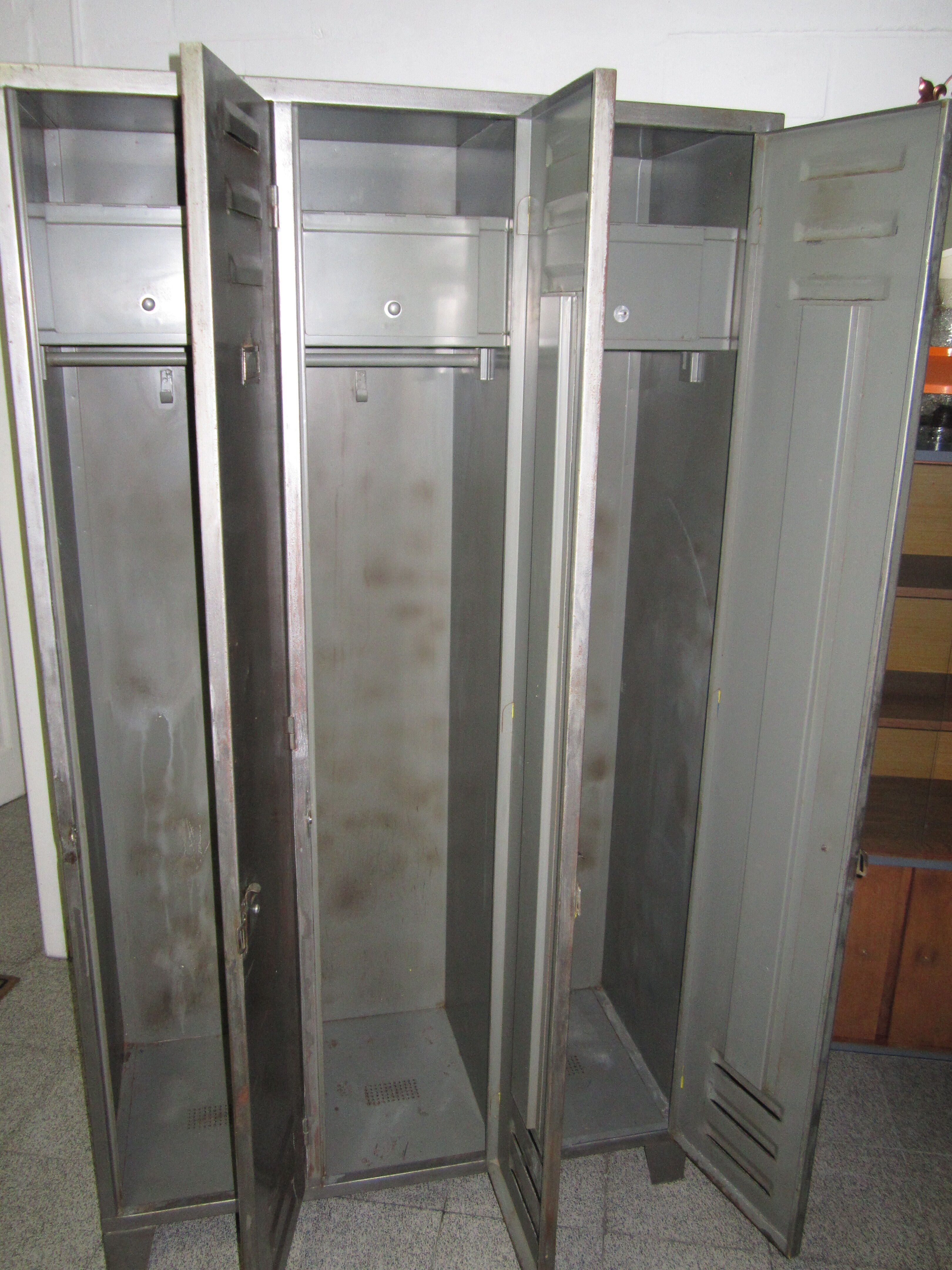 Dressing Cabinet metal