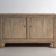 Buffet bas ancien en orme à deux portes – Chine, vers 1950