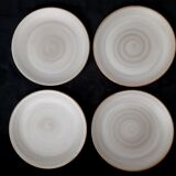 4 stoneware plates