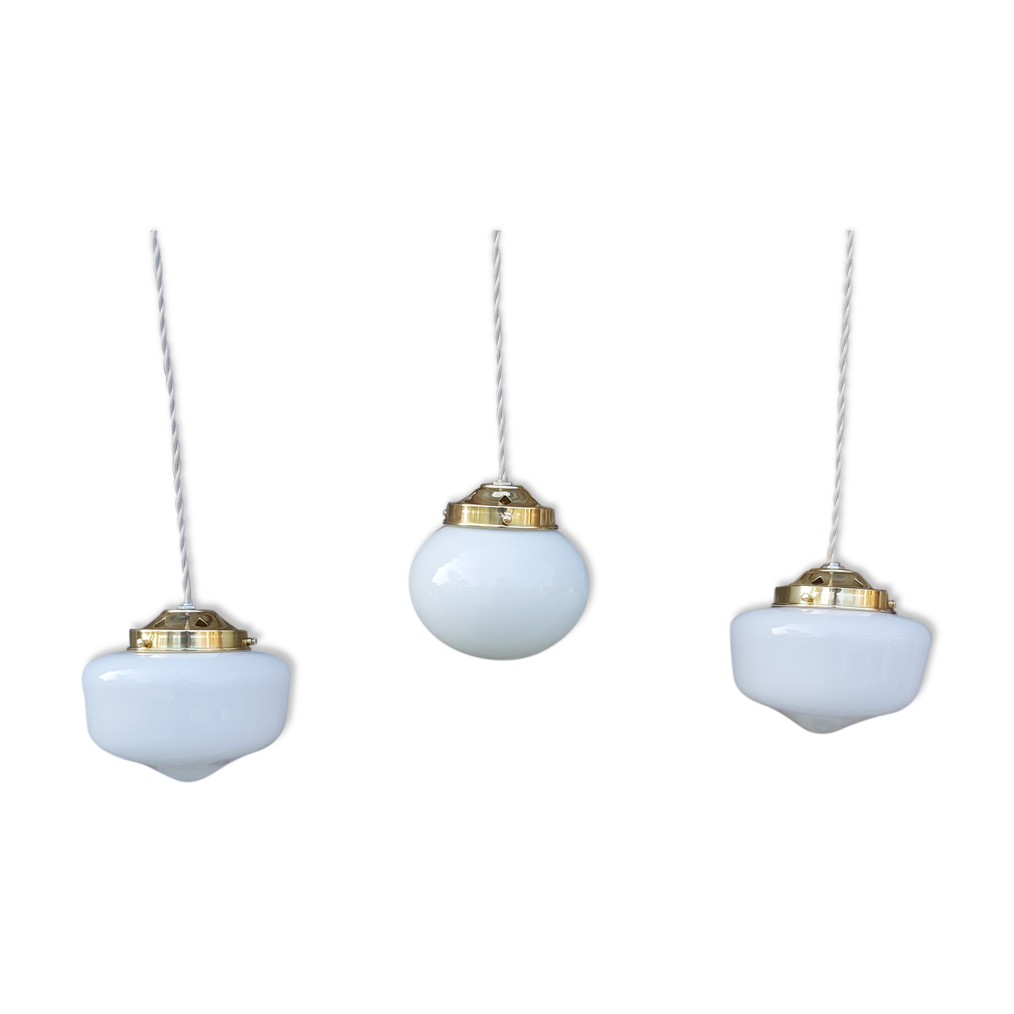 Set of 3 hanging lamps in opaline, Art Deco